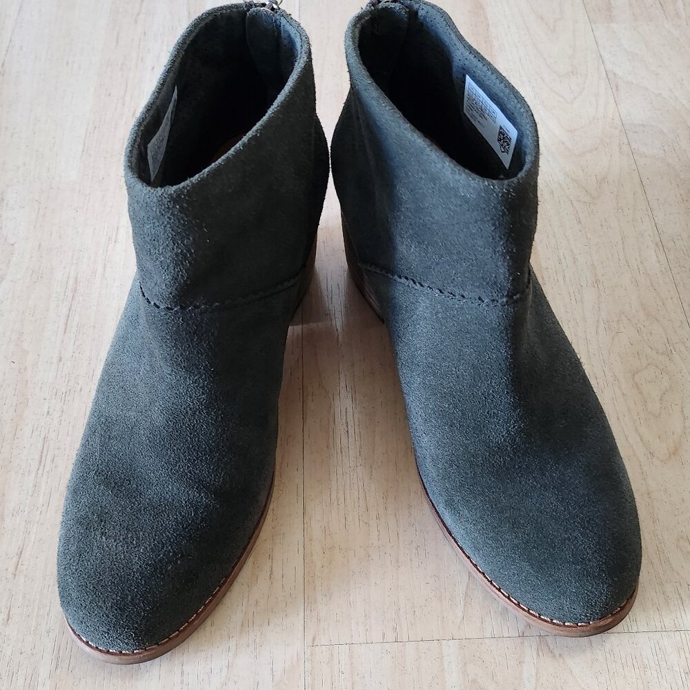 Toms Women's Ankle Suede Boots Size 7.5